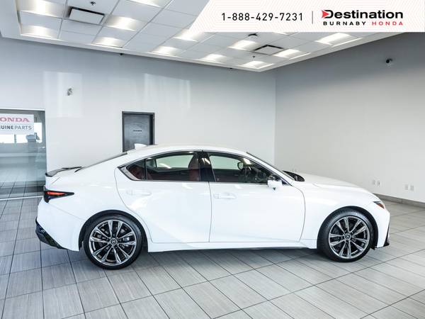 2021 Lexus, dovoz Kanada — foto 6 z 12