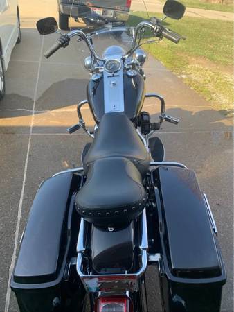 2002 Harley-Davidson, dovoz USA — foto 5 z 7
