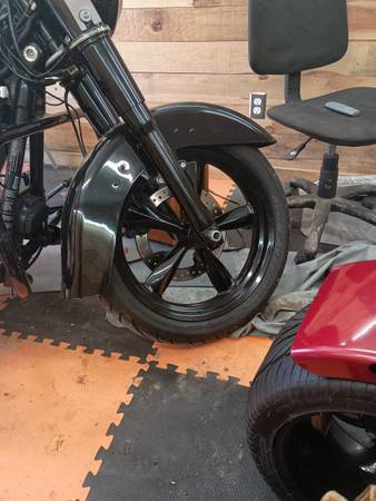 2014 Harley-Davidson, dovoz USA — foto 7 z 9