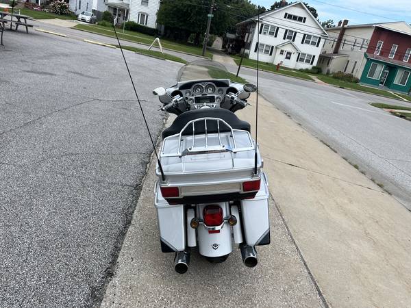 2009 Harley-Davidson, dovoz USA — foto 4 z 11