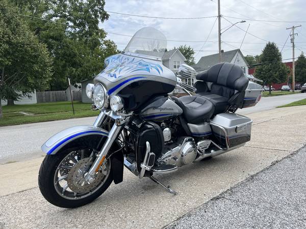2009 Harley-Davidson, dovoz USA — foto 6 z 11