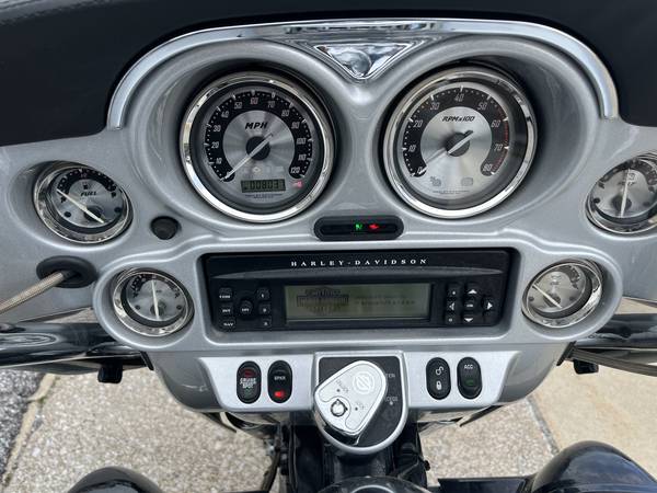 2009 Harley-Davidson, dovoz USA — foto 9 z 11