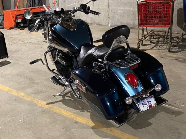 2008 Harley-Davidson, dovoz USA — foto 2 z 6