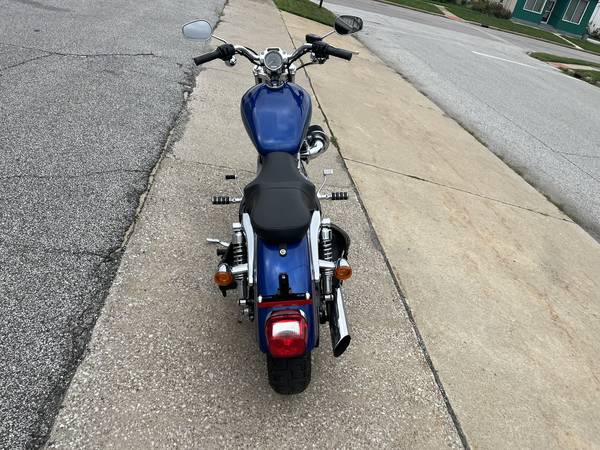 2009 Harley-Davidson, dovoz USA — foto 4 z 11