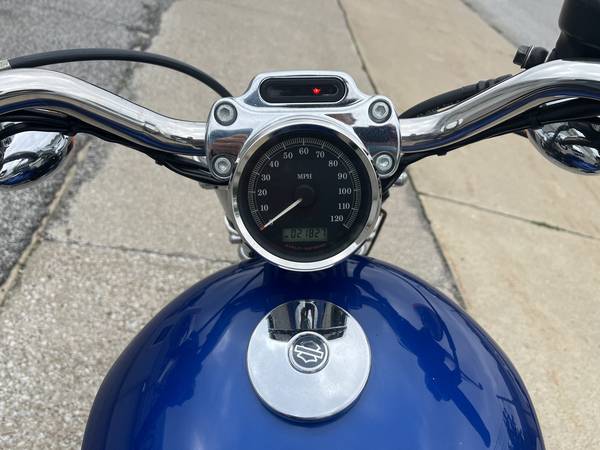 2009 Harley-Davidson, dovoz USA — foto 9 z 11