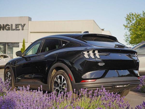 2025 Ford, dovoz Kanada — foto 7 z 12