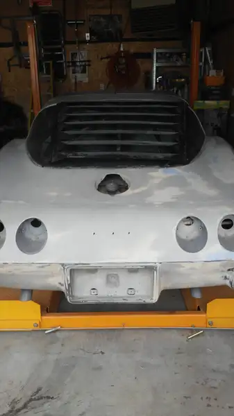 1981 Chevrolet Corvette, červená, 17 022 km, dovoz Kanada — foto 9 z 10