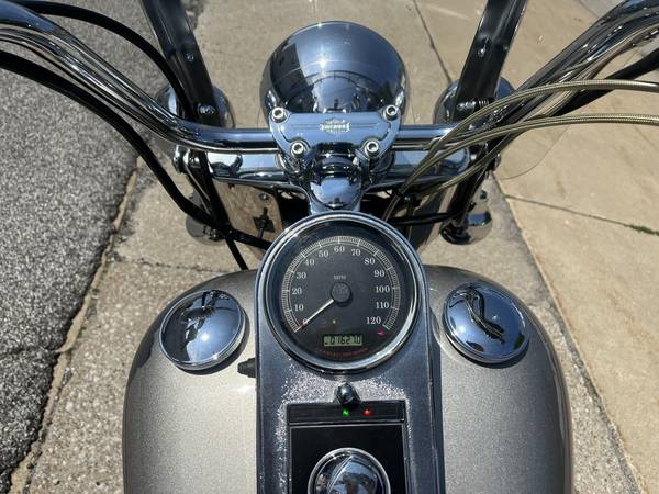 2007 Harley-Davidson, dovoz USA — foto 9 z 11