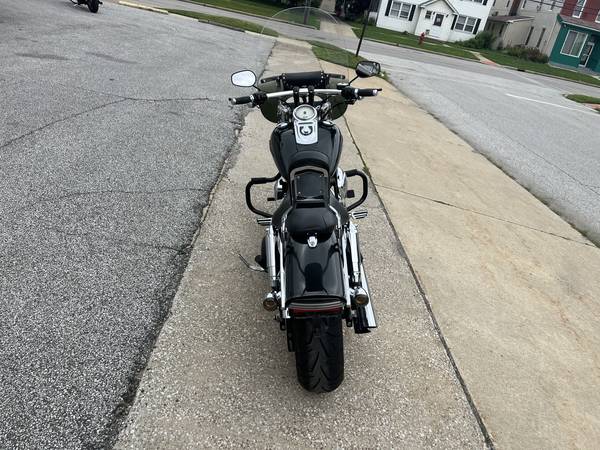 2009 Harley-Davidson, dovoz USA — foto 4 z 11