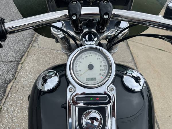 2009 Harley-Davidson, dovoz USA — foto 9 z 11