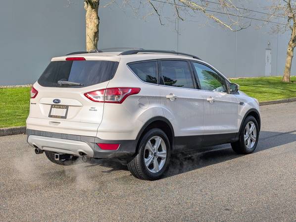 2013 Ford, dovoz Kanada — foto 4 z 9