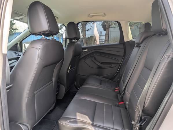 2013 Ford, dovoz Kanada — foto 8 z 9