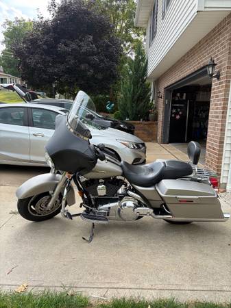 2007 Harley-Davidson, dovoz USA — foto 2 z 4