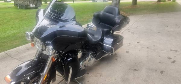 2015 Harley-Davidson, dovoz USA — foto 3 z 12