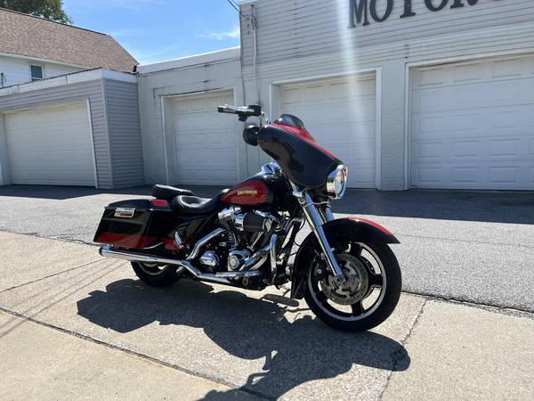 2010 Harley-Davidson, dovoz USA — foto 2 z 11