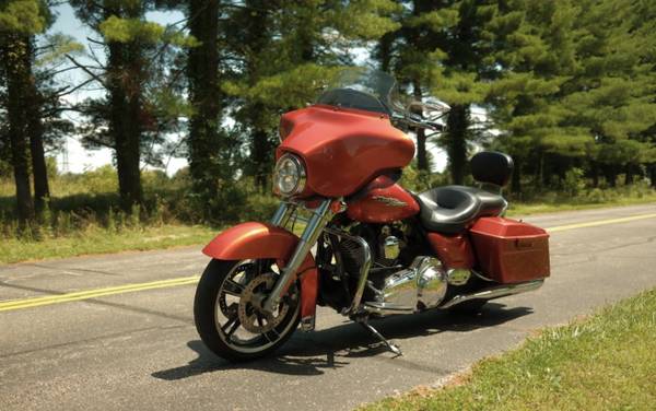 2011 Harley-Davidson, dovoz USA — foto 3 z 9