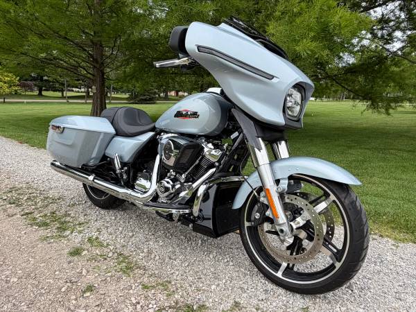 2025 Harley-Davidson, dovoz USA — foto 3 z 12