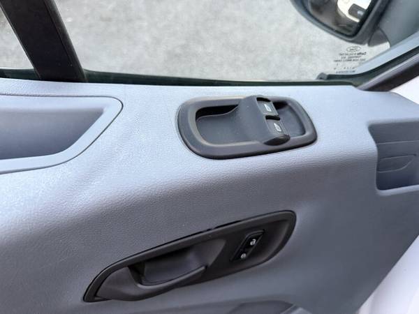 2017 Ford, dovoz Kanada — foto 10 z 12