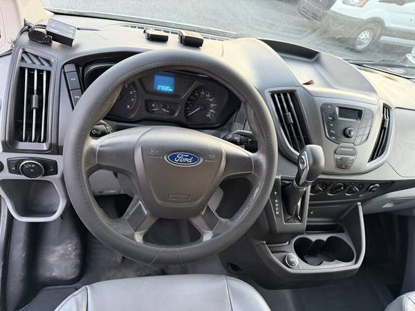 2017 Ford, dovoz Kanada — foto 11 z 12