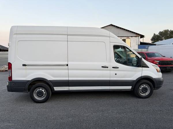 2017 Ford, dovoz Kanada — foto 6 z 12