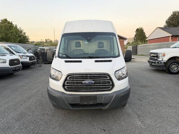 2017 Ford, dovoz Kanada — foto 8 z 12