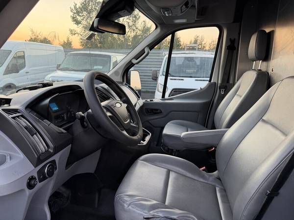 2017 Ford, dovoz Kanada — foto 9 z 12