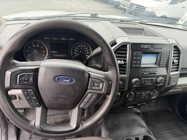 2016 Ford, dovoz Kanada — foto 11 z 12