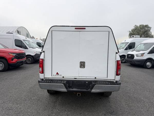 2016 Ford, dovoz Kanada — foto 4 z 12