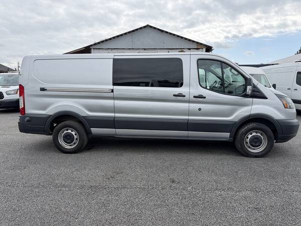 2016 Ford, dovoz Kanada — foto 6 z 12