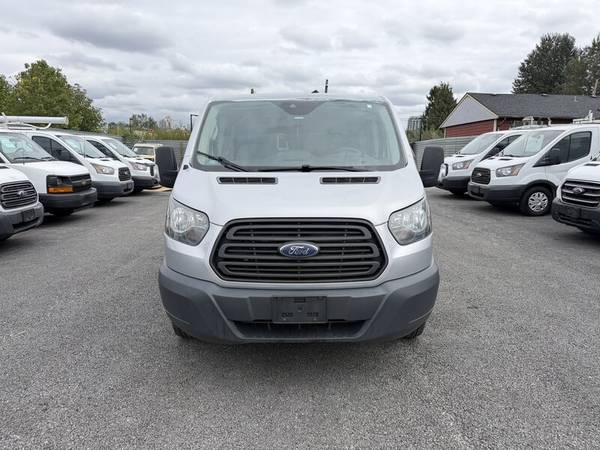 2016 Ford, dovoz Kanada — foto 8 z 12