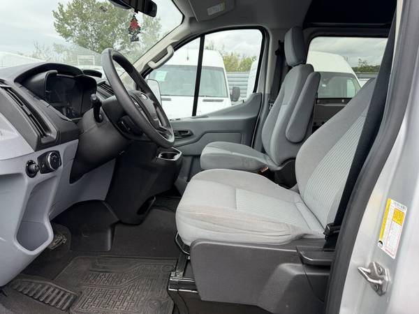 2016 Ford, dovoz Kanada — foto 9 z 12