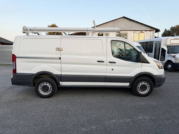 2016 Ford, dovoz Kanada — foto 6 z 12