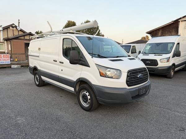 2016 Ford, dovoz Kanada — foto 7 z 12