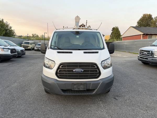2016 Ford, dovoz Kanada — foto 8 z 12