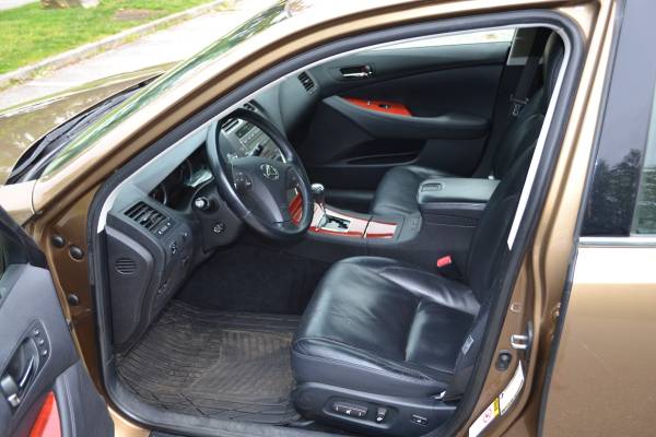 Lexus, dovoz Kanada — foto 10 z 12