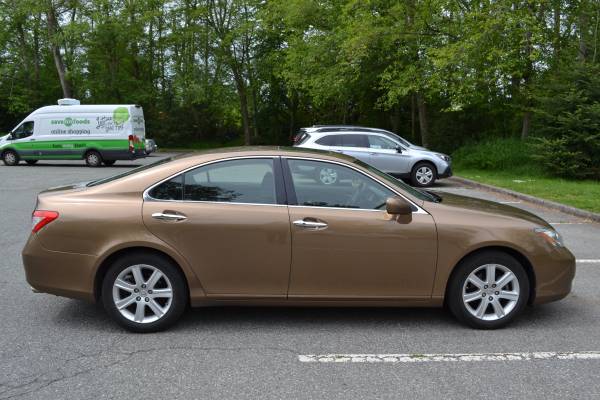 Lexus, dovoz Kanada — foto 6 z 12