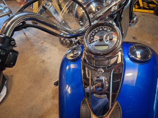 2009 Harley-Davidson, dovoz USA — foto 7 z 12