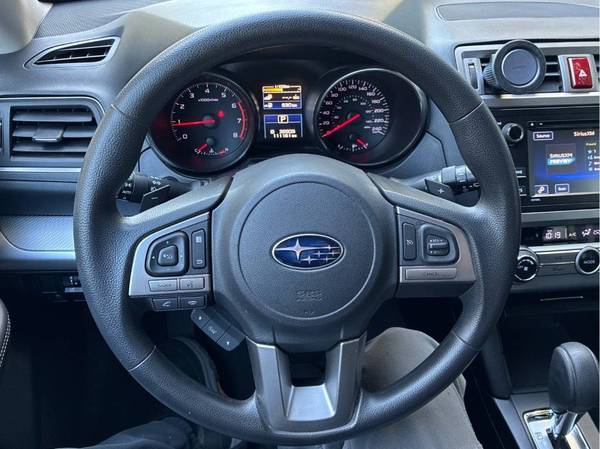 2016 Subaru, dovoz Kanada — foto 6 z 8