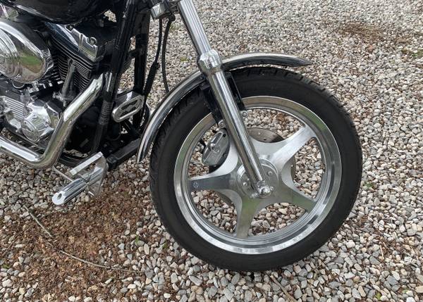 2003 Harley-Davidson, dovoz USA — foto 2 z 11