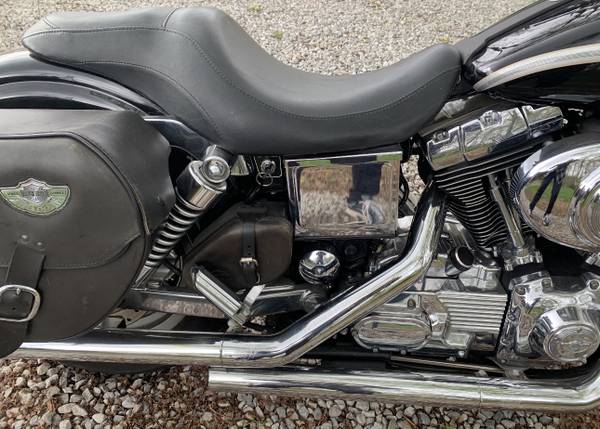 2003 Harley-Davidson, dovoz USA — foto 4 z 11