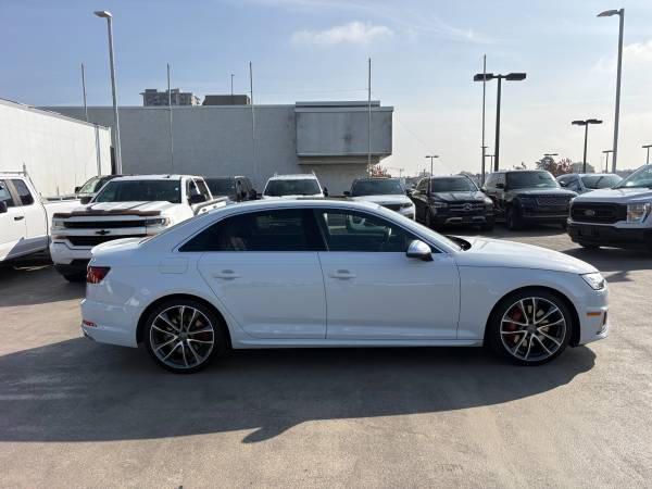 2019 Audi, dovoz Kanada — foto 5 z 12