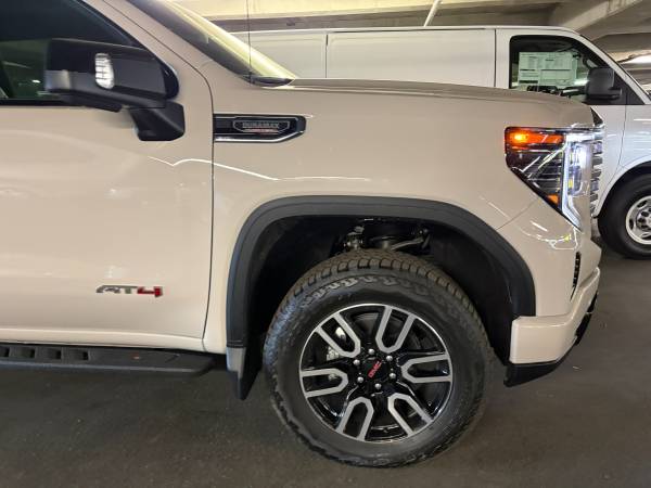 2026 GMC, dovoz Kanada — foto 4 z 12