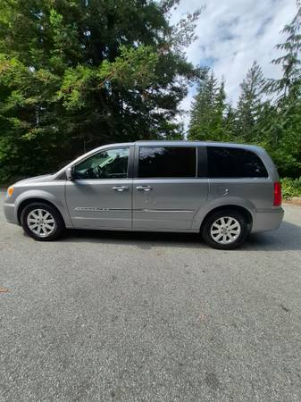 2014 Chrysler, dovoz Kanada — foto 3 z 12