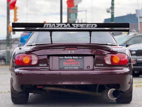 2000 Mazda, dovoz Kanada — foto 9 z 12