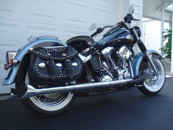 2008 Harley-Davidson, dovoz USA — foto 3 z 6