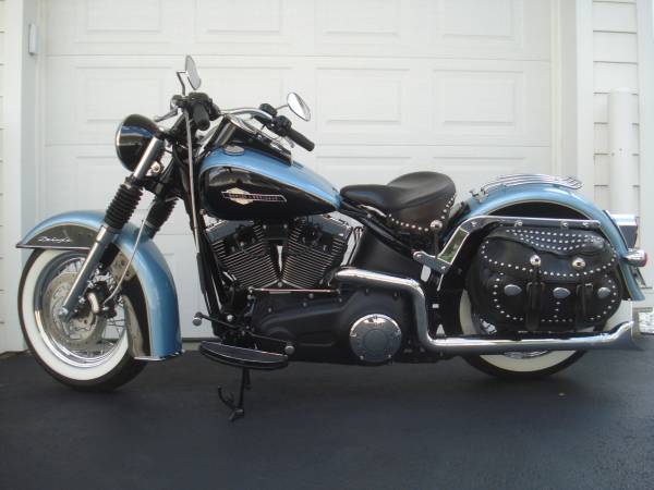 2008 Harley-Davidson, dovoz USA — foto 5 z 6