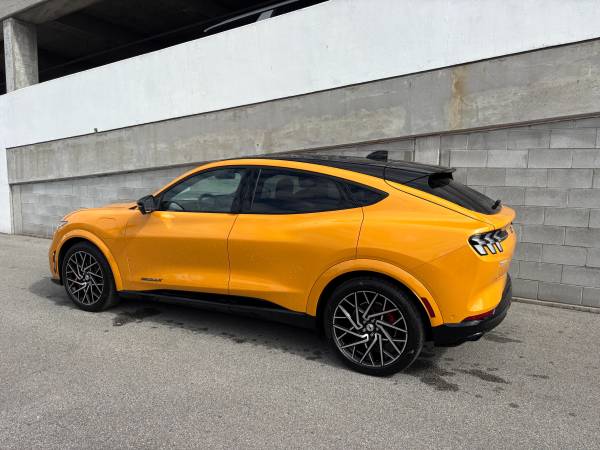 2022 Ford, dovoz Kanada — foto 7 z 12