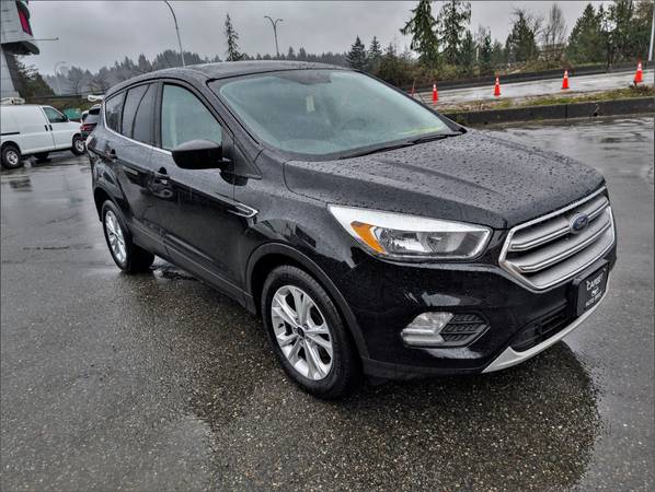 2017 Ford, dovoz Kanada — foto 2 z 6