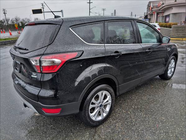 2017 Ford, dovoz Kanada — foto 3 z 6