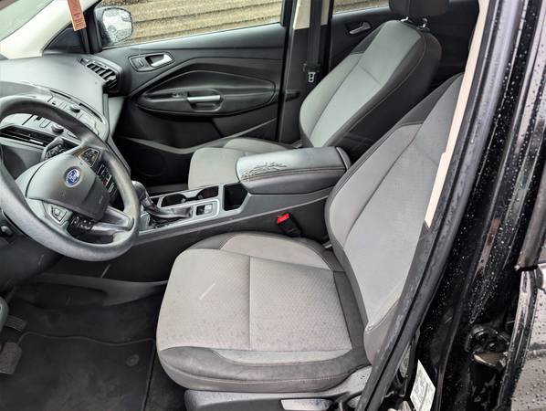 2017 Ford, dovoz Kanada — foto 5 z 6